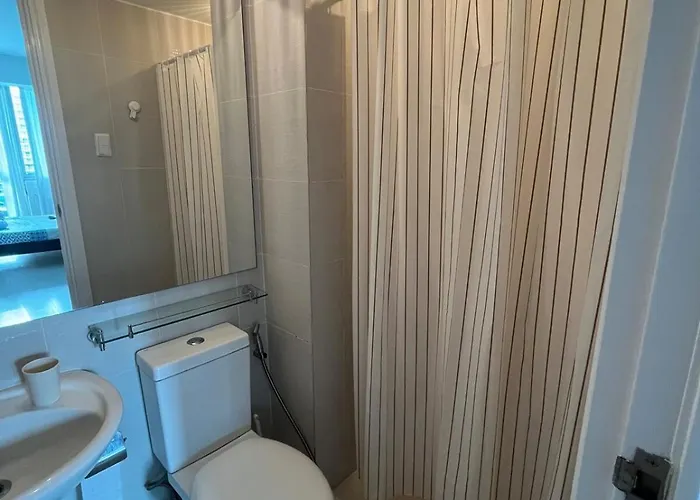 Apartamento 3br Staycation Azure -near Sm Bicutan And Airport Manila