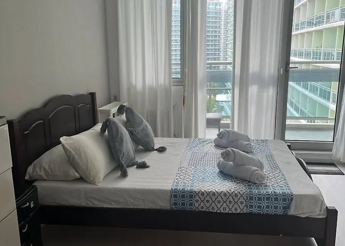 3br Staycation Azure -near Sm Bicutan And Airport